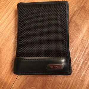 men’s Tumi wallett